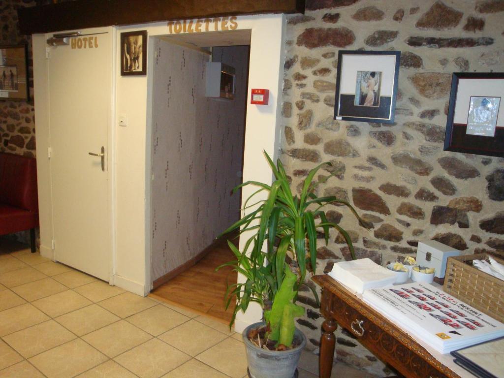 Auberge Du Chateau Châteauneuf-dʼIlle-et-Vilaine Kültér fotó