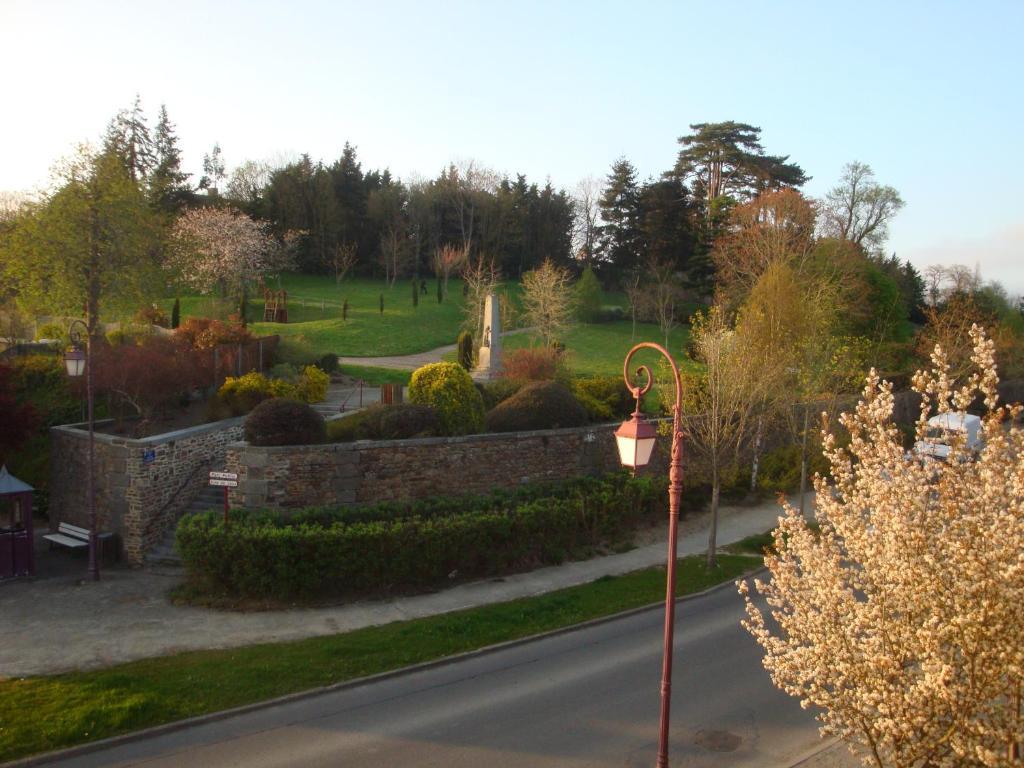 Auberge Du Chateau Châteauneuf-dʼIlle-et-Vilaine Kültér fotó